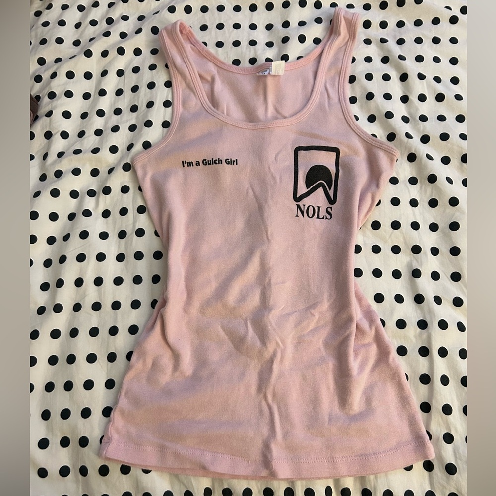 2000s graphic NOLS pink tank